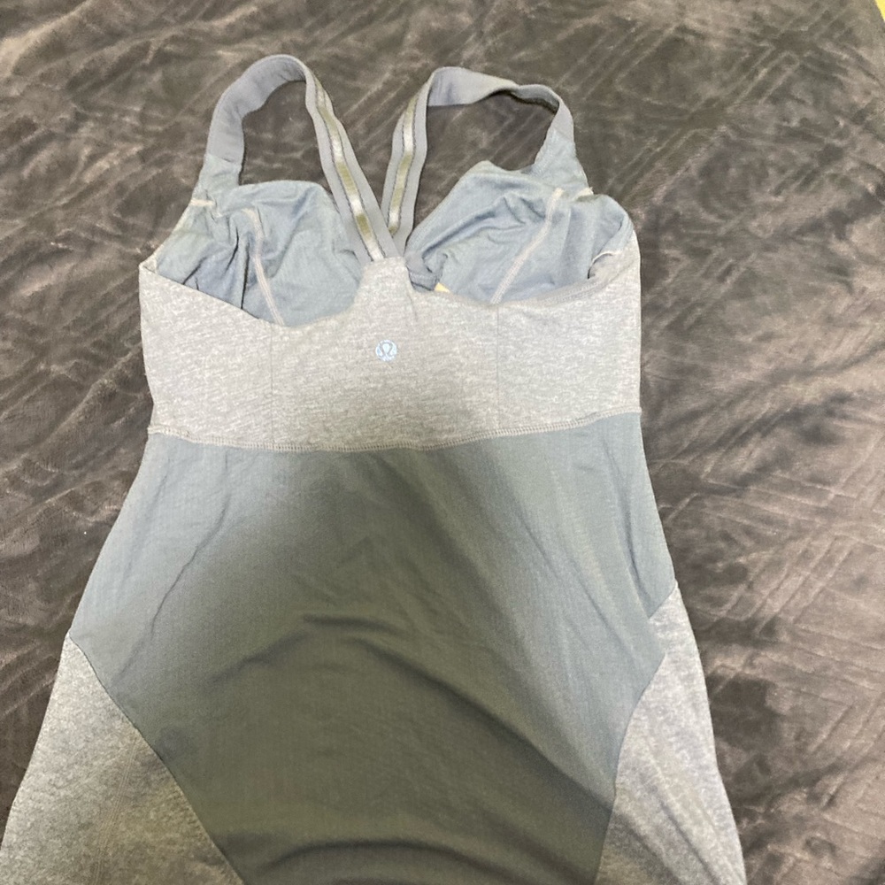 Lululemon top with built in bra